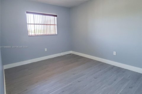 Снять в аренду кондоминиум в Хайалиа, Флорида 2 спальни, 74.04м2, № 2004696 - фото 9