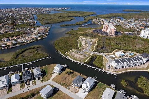 Купить виллу или дом в Нью-Порт-Ричи, Флорида 10 комнат, 285.86м2, № 2205421 - фото 23