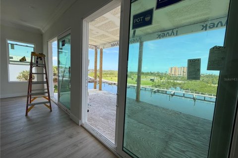 Купить виллу или дом в Нью-Порт-Ричи, Флорида 10 комнат, 285.86м2, № 2205421 - фото 12