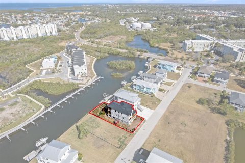 Купить виллу или дом в Нью-Порт-Ричи, Флорида 10 комнат, 285.86м2, № 2205421 - фото 5