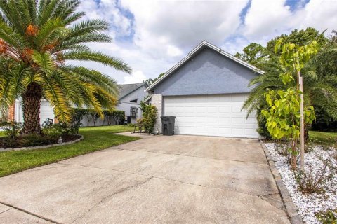 House in Casselberry, Florida 4 bedrooms, 205.31 sq.m. № 1847896 - photo 1