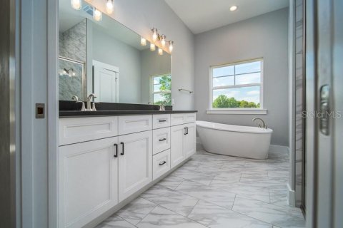 House in Live Oak, Florida 4 bedrooms, 199.28 sq.m. № 1678266 - photo 9
