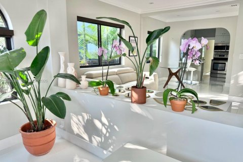 Casa en venta en Miami, Florida, 3 dormitorios, 169.83 m2 № 2029397 - foto 17