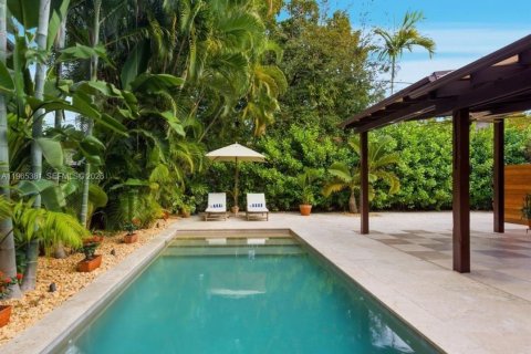 Casa en venta en Miami, Florida, 3 dormitorios, 169.83 m2 № 2029397 - foto 4