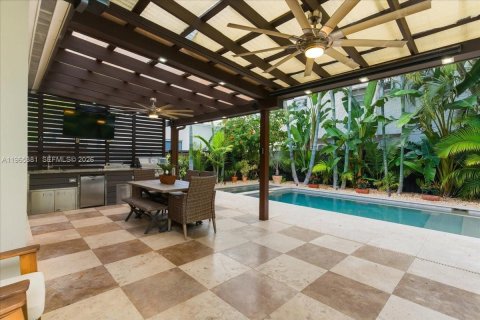 Casa en venta en Miami, Florida, 3 dormitorios, 169.83 m2 № 2029397 - foto 23