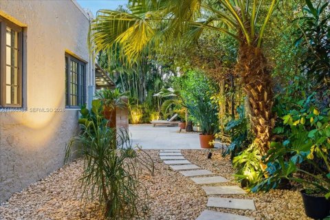 Casa en venta en Miami, Florida, 3 dormitorios, 169.83 m2 № 2029397 - foto 11