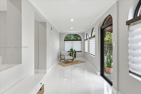 Casa en venta en Miami, Florida, 3 dormitorios, 169.83 m2 № 2029397 - foto 20
