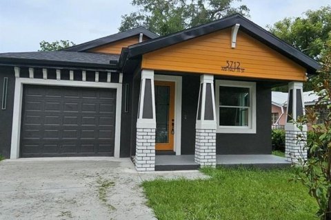 Casa en venta en Tampa, Florida, 3 dormitorios, 134.15 m2 № 1815620 - foto 1