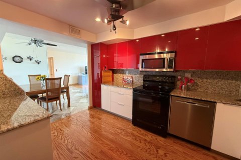 Condo in Fort Lauderdale, Florida, 3 bedrooms  № 2276145 - photo 2