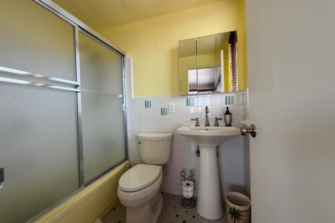 Condo in Fort Lauderdale, Florida, 3 bedrooms  № 2276145 - photo 8