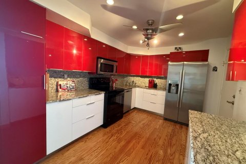 Condo in Fort Lauderdale, Florida, 3 bedrooms  № 2276145 - photo 4