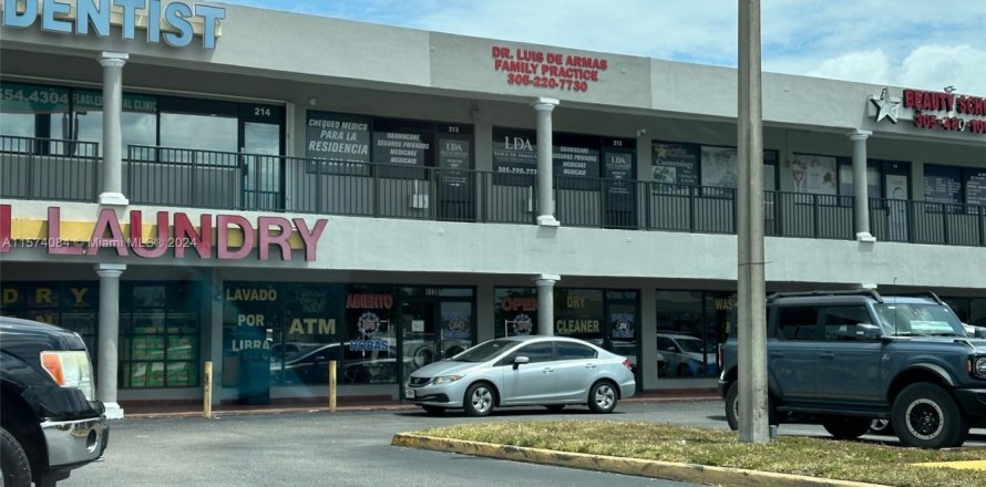 Tienda en Sweetwater, Florida № 1136312