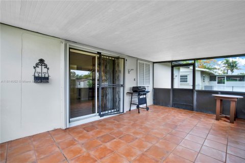 House in Palmetto Bay, Florida 3 bedrooms, 100.15 sq.m. № 1777756 - photo 27