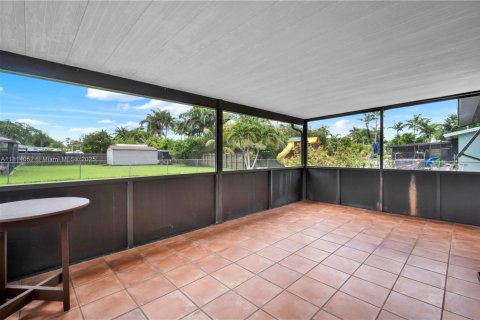 House in Palmetto Bay, Florida 3 bedrooms, 100.15 sq.m. № 1777756 - photo 26