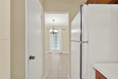 House in Palmetto Bay, Florida 3 bedrooms, 100.15 sq.m. № 1777756 - photo 14