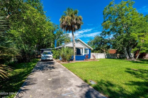 House in Daytona Beach, Florida 4 bedrooms, 172.15 sq.m. № 2121224 - photo 2