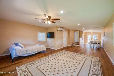 House in Daytona Beach, Florida 4 bedrooms, 172.15 sq.m. № 2121224 - photo 19