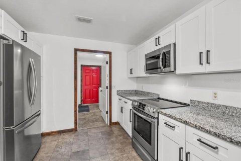 Casa en alquiler en Frostproof, Florida, 4 dormitorios, 172.43 m2 № 1782201 - foto 15