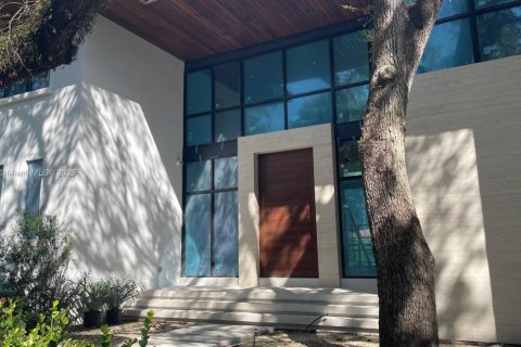 Villa ou maison à vendre à Coral Gables, Floride: 4 chambres, 409.7 m2 № 1956628 - photo 2