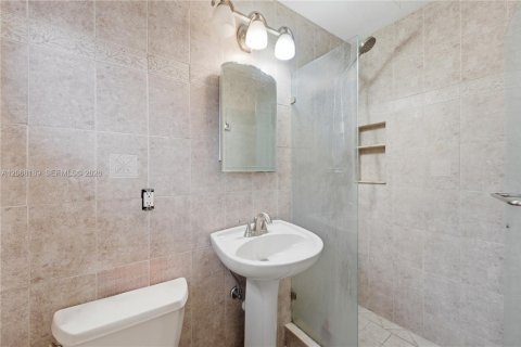 Купить виллу или дом в Дания-Бич, Флорида 2 спальни, 103.49м2, № 2292927 - фото 19