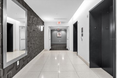 Condo in Orlando, Florida, 2 bedrooms  № 1803335 - photo 2