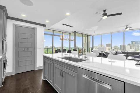 Condo in Orlando, Florida, 2 bedrooms  № 1803335 - photo 7
