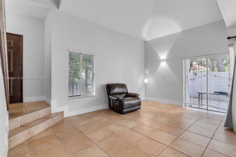 Touwnhouse à vendre à Miami, Floride: 3 chambres, 124.12 m2 № 1969711 - photo 7