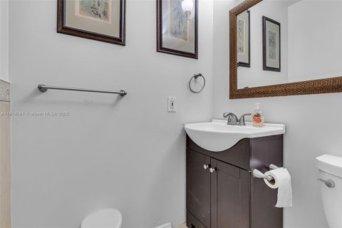 Touwnhouse à vendre à Miami, Floride: 3 chambres, 124.12 m2 № 1969711 - photo 17