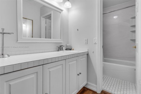 Touwnhouse à vendre à Miami, Floride: 3 chambres, 124.12 m2 № 1969711 - photo 21