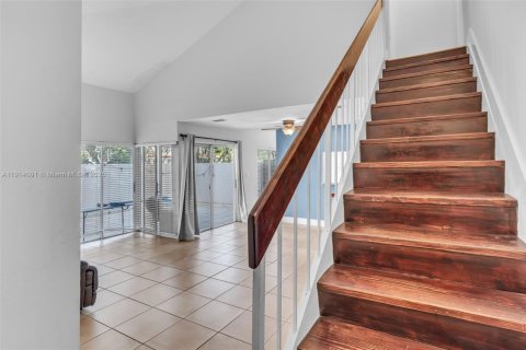 Touwnhouse à vendre à Miami, Floride: 3 chambres, 124.12 m2 № 1969711 - photo 4