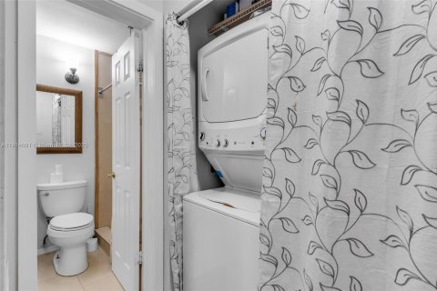 Touwnhouse à vendre à Miami, Floride: 3 chambres, 124.12 m2 № 1969711 - photo 15