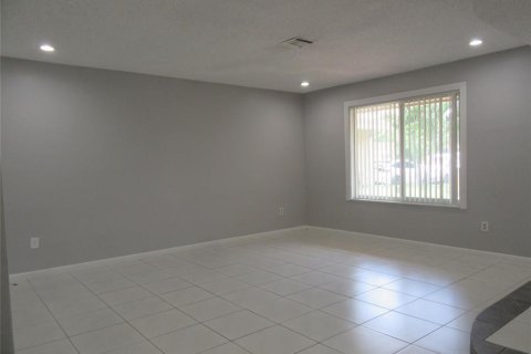 House in Coral Springs, Florida 3 bedrooms, 167.22 sq.m. № 2083798 - photo 7