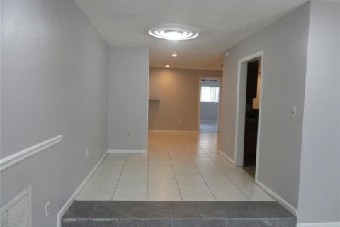 House in Coral Springs, Florida 3 bedrooms, 167.22 sq.m. № 2083798 - photo 6