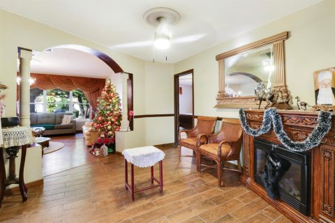 House in Palm Beach Gardens, Florida 4 bedrooms, 225.85 sq.m. № 2180893 - photo 11