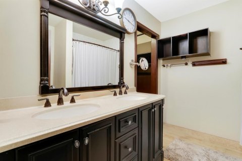 House in Palm Beach Gardens, Florida 4 bedrooms, 225.85 sq.m. № 2180893 - photo 24