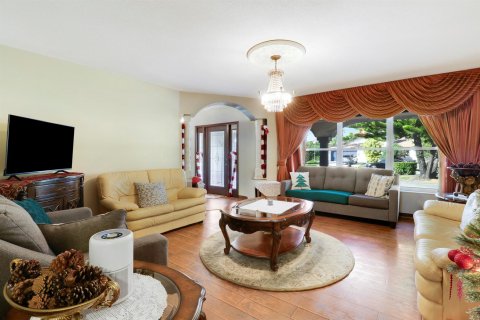 House in Palm Beach Gardens, Florida 4 bedrooms, 225.85 sq.m. № 2180893 - photo 9