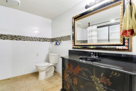 House in Palm Beach Gardens, Florida 4 bedrooms, 225.85 sq.m. № 2180893 - photo 25