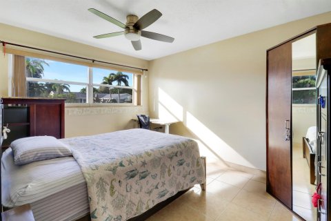 House in Palm Beach Gardens, Florida 4 bedrooms, 225.85 sq.m. № 2180893 - photo 30