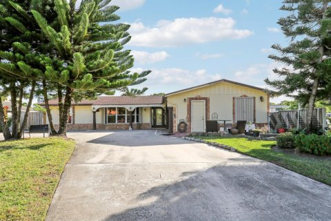 House in Palm Beach Gardens, Florida 4 bedrooms, 225.85 sq.m. № 2180893 - photo 19