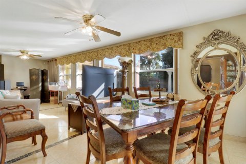 House in Palm Beach Gardens, Florida 4 bedrooms, 225.85 sq.m. № 2180893 - photo 6
