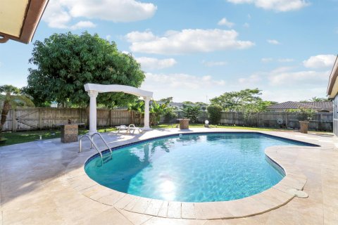 House in Palm Beach Gardens, Florida 4 bedrooms, 225.85 sq.m. № 2180893 - photo 14