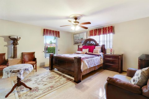 House in Palm Beach Gardens, Florida 4 bedrooms, 225.85 sq.m. № 2180893 - photo 22