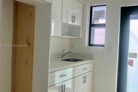 Снять в аренду виллу или дом в Майами-Бич, Флорида 2 спальни, 92.9м2, № 2004454 - фото 6