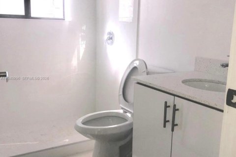 Снять в аренду виллу или дом в Майами-Бич, Флорида 2 спальни, 92.9м2, № 2004454 - фото 8