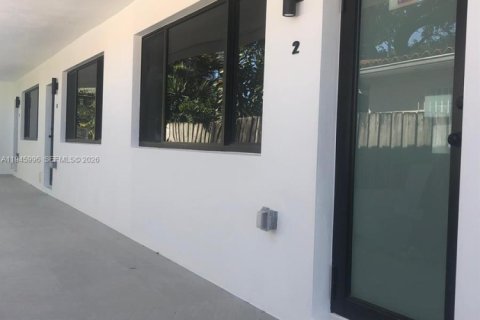 Снять в аренду виллу или дом в Майами-Бич, Флорида 2 спальни, 92.9м2, № 2004454 - фото 3