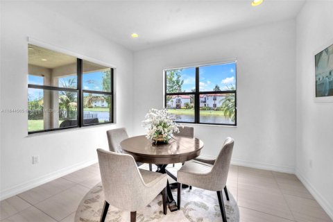 Casa en venta en Pembroke Pines, Florida, 4 dormitorios, 259.38 m2 № 1878998 - foto 8