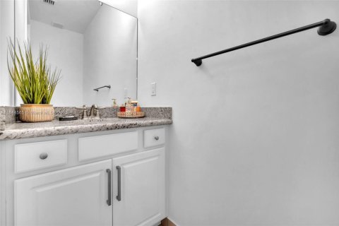 Casa en venta en Pembroke Pines, Florida, 4 dormitorios, 259.38 m2 № 1878998 - foto 14