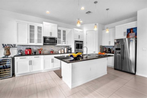 Casa en venta en Pembroke Pines, Florida, 4 dormitorios, 259.38 m2 № 1878998 - foto 10