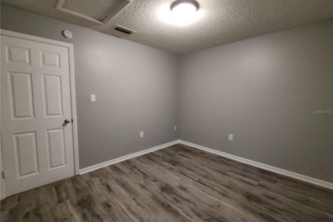 Apartamento en alquiler en Leesburg, Florida, 2 dormitorios, 69.77 m2 № 1901708 - foto 11