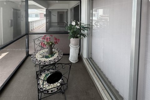 Condominio en venta en Hallandale Beach, Florida, 1 dormitorio, 52.4 m2 № 1868806 - foto 6